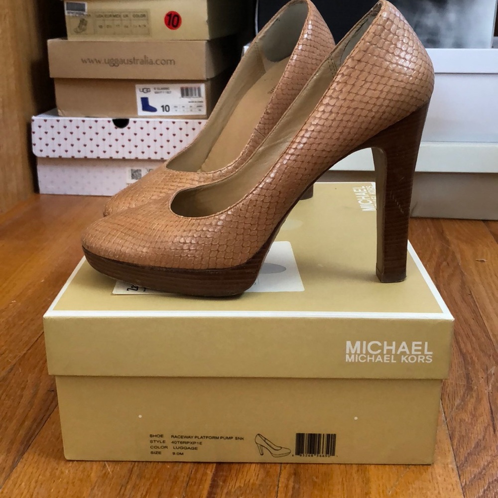 Michael Kors Platform Pump Luggage Snakeskin 9
